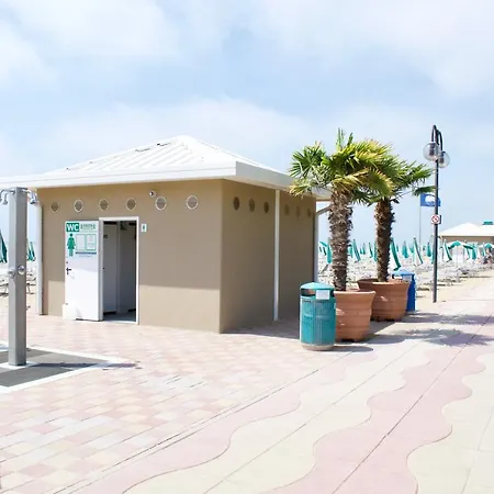 Cristina N. 12 * Lido di Jesolo